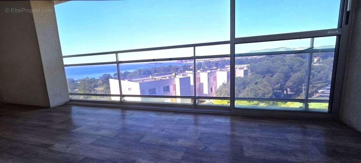 Studio 21 m² + 6m² deTerrasse avec vue mer à La Ciotat - photo 2