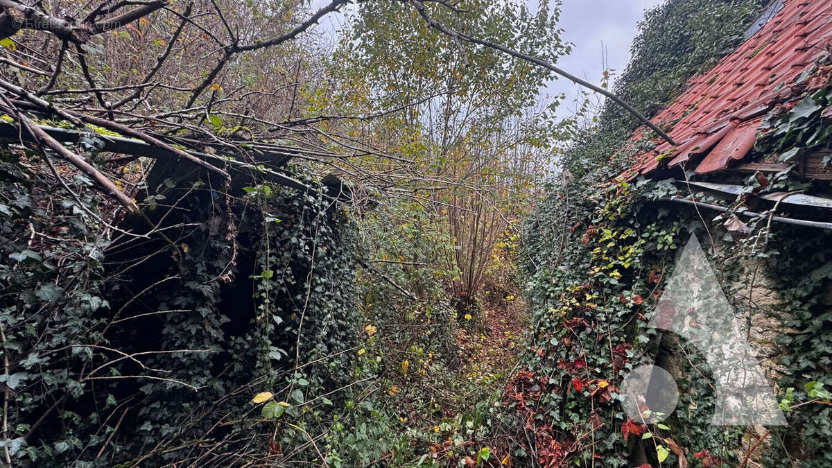 Terrain à CREPY-EN-VALOIS