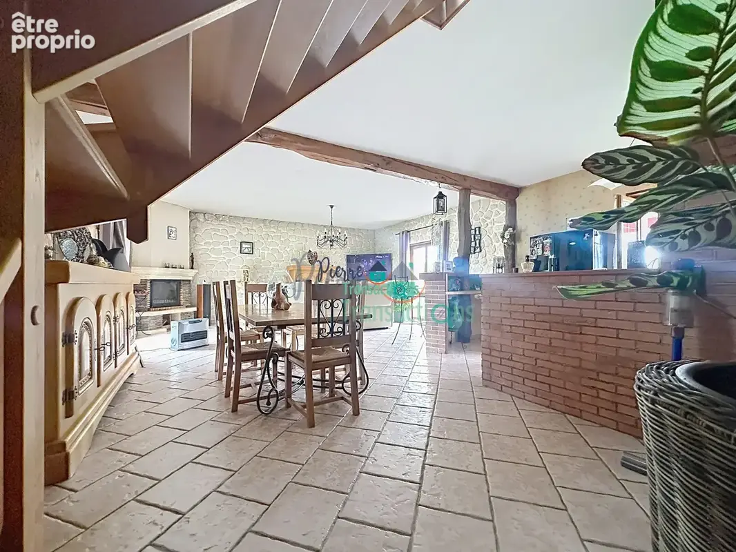 Maison 7 pièces 219 m² à vendre à Goderville (76110) - photo 2
