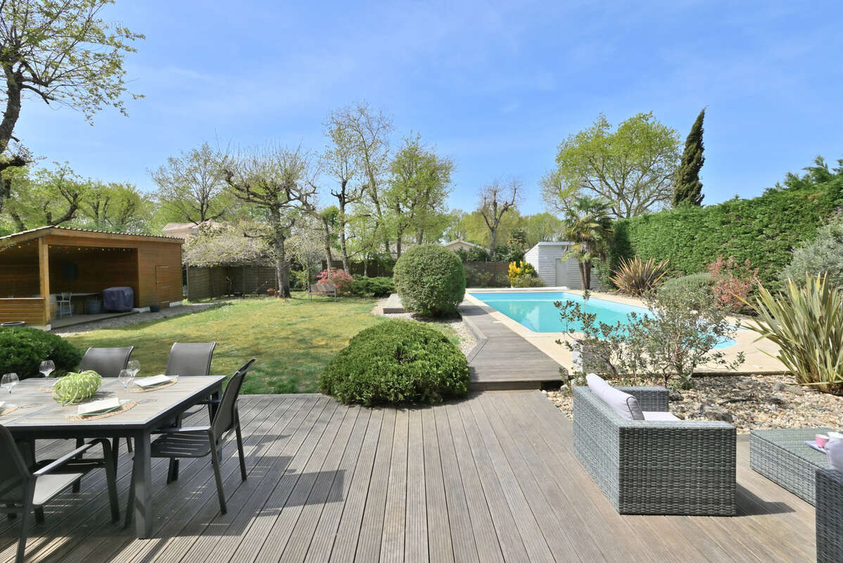 Maison à SAINT-JEAN-D'ILLAC