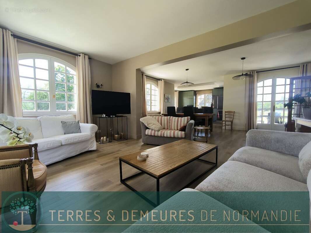 CORMEILLES (27260), Belle Propriété avec Dépendances sur 8 hectares. - photo 7