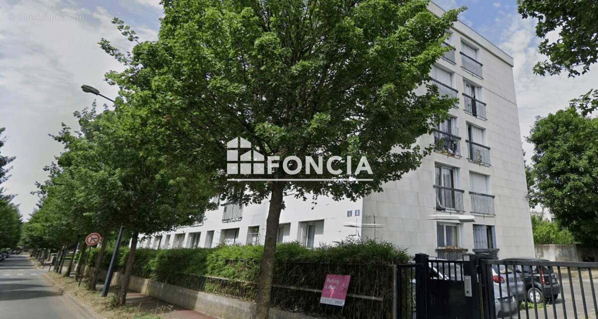 Appartement à SAINT-MAUR-DES-FOSSES