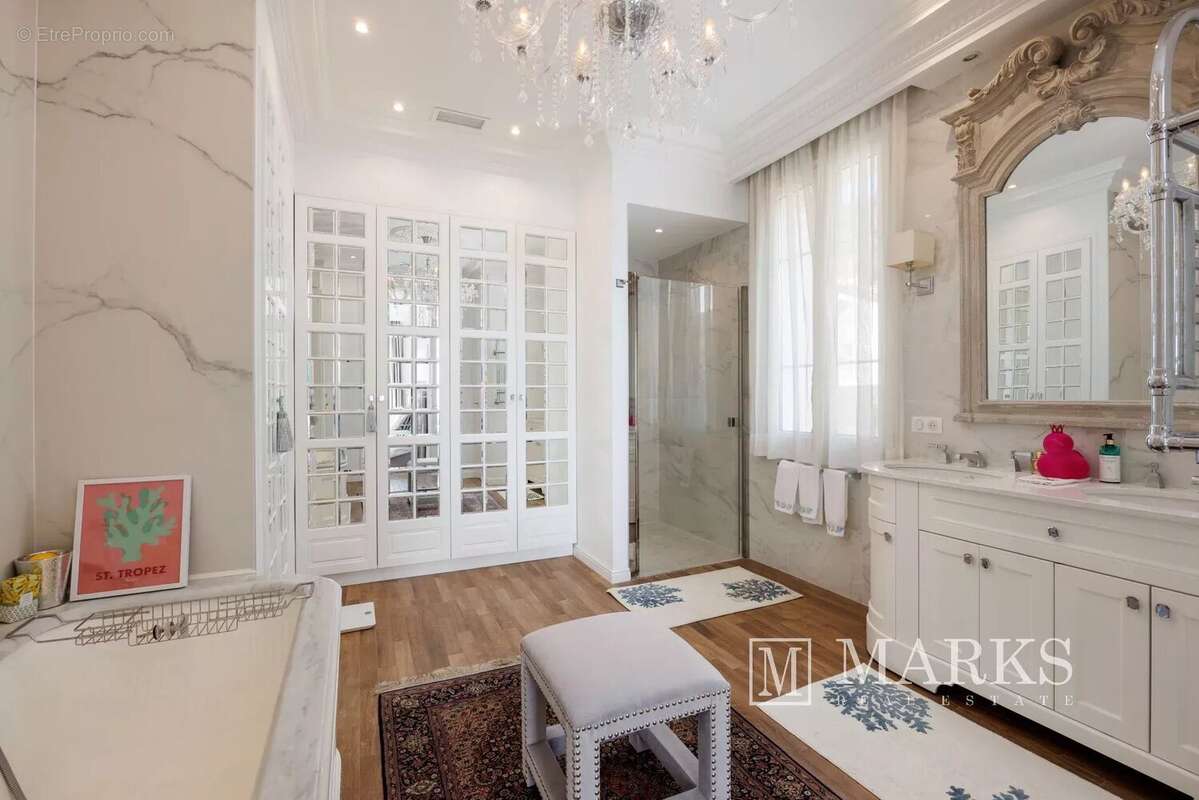 Villa rénovée avec goût avec maison d'amis et vue dégagée - photo 26