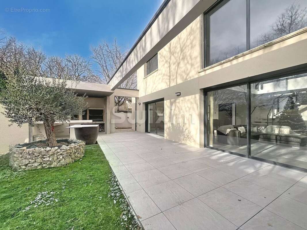 Maison à VILLARS-LES-DOMBES