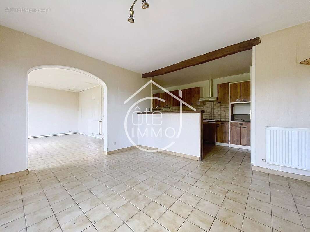 Maison à LAMOTHE-MONTRAVEL