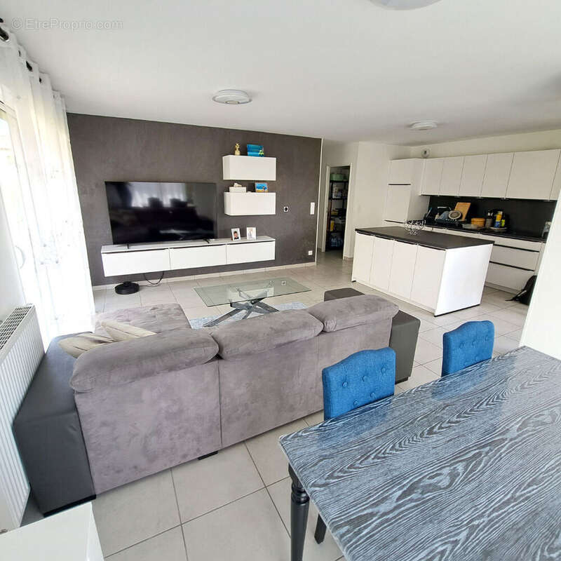 Appartement à THURINS