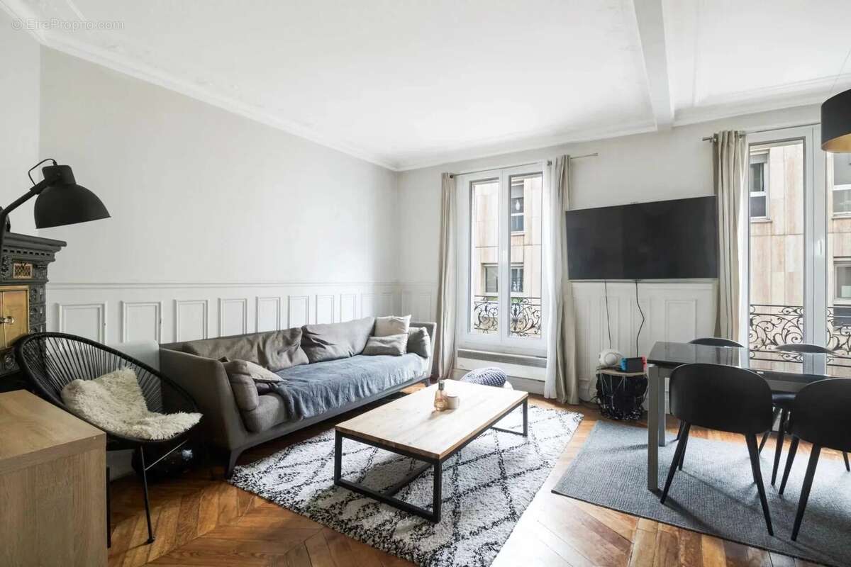 Appartement à NEUILLY-SUR-SEINE