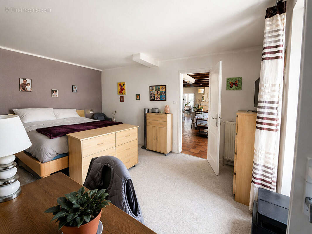 Maison 145 m² à Sommieres-Du-Clain  - photo 5