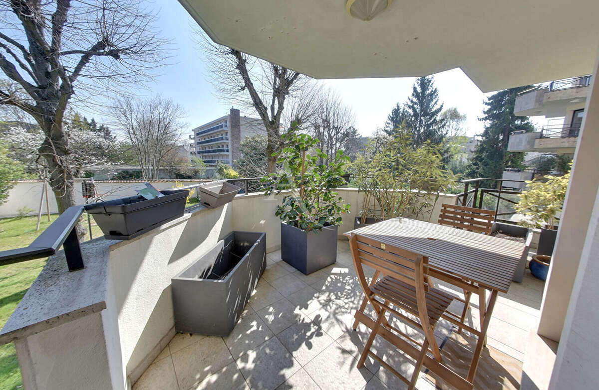 Appartement à LE PERREUX-SUR-MARNE