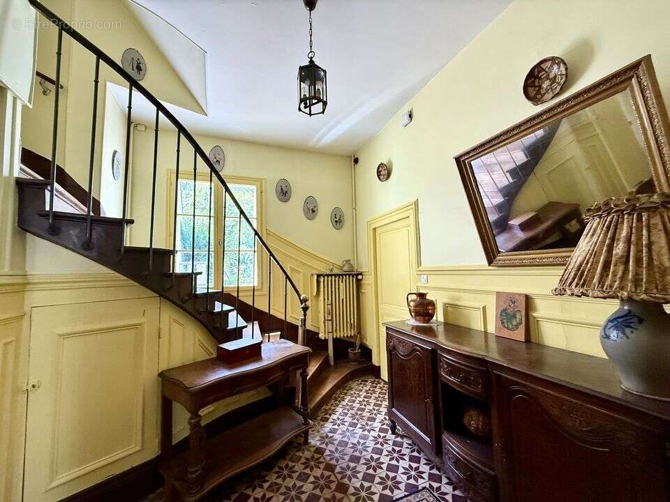 Belle demeure bourgeoise à Vendre au coeur de Donnemarie - photo 3