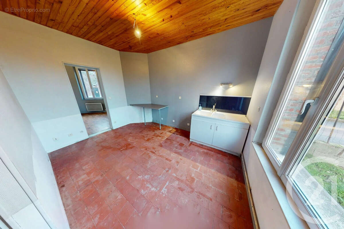 Maison à ETREILLERS