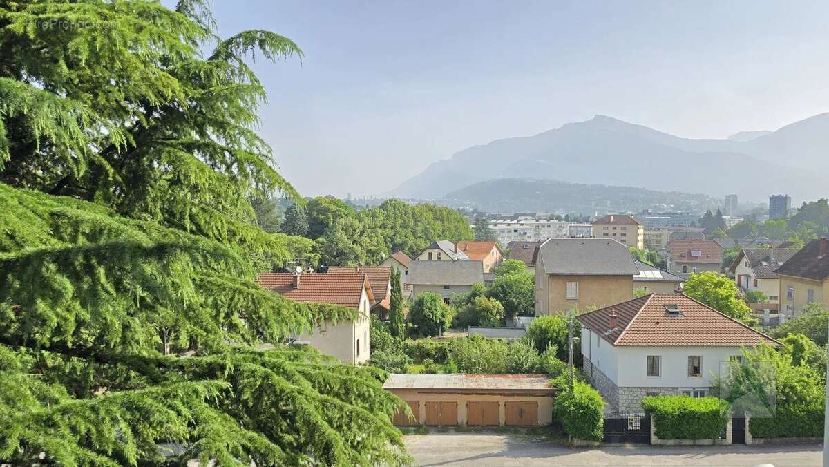 Appartement à JACOB-BELLECOMBETTE