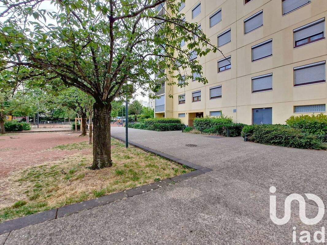 Photo 1 - Appartement à VAULX-EN-VELIN