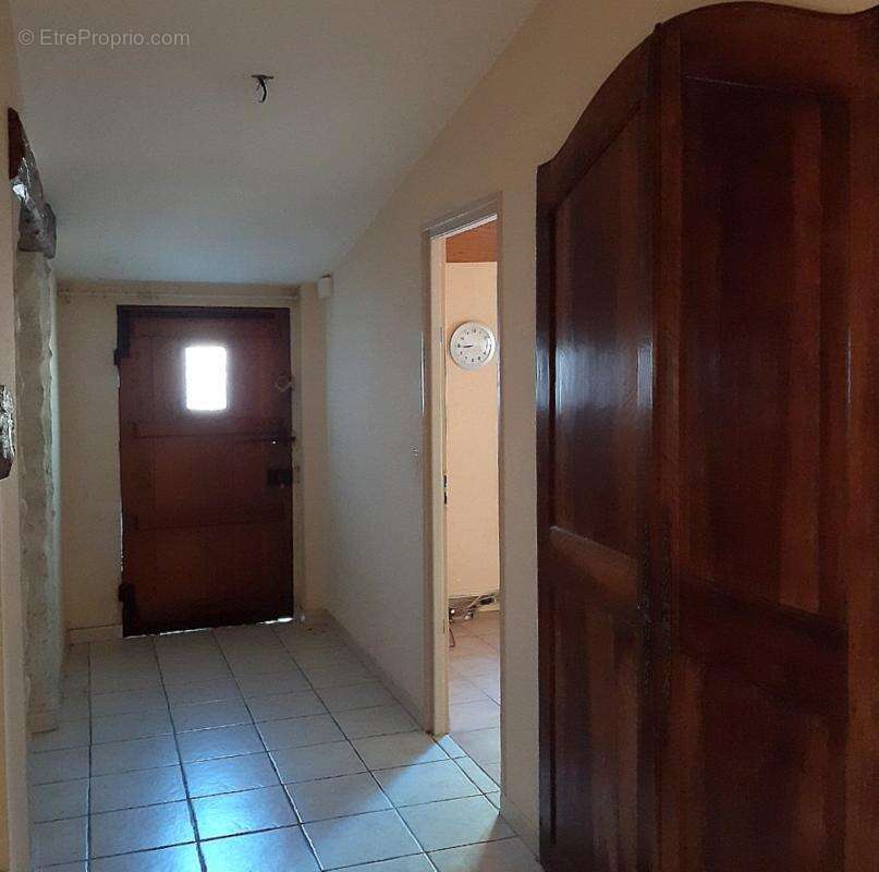 Maison de 223 m² avec vue dominante - photo 5
