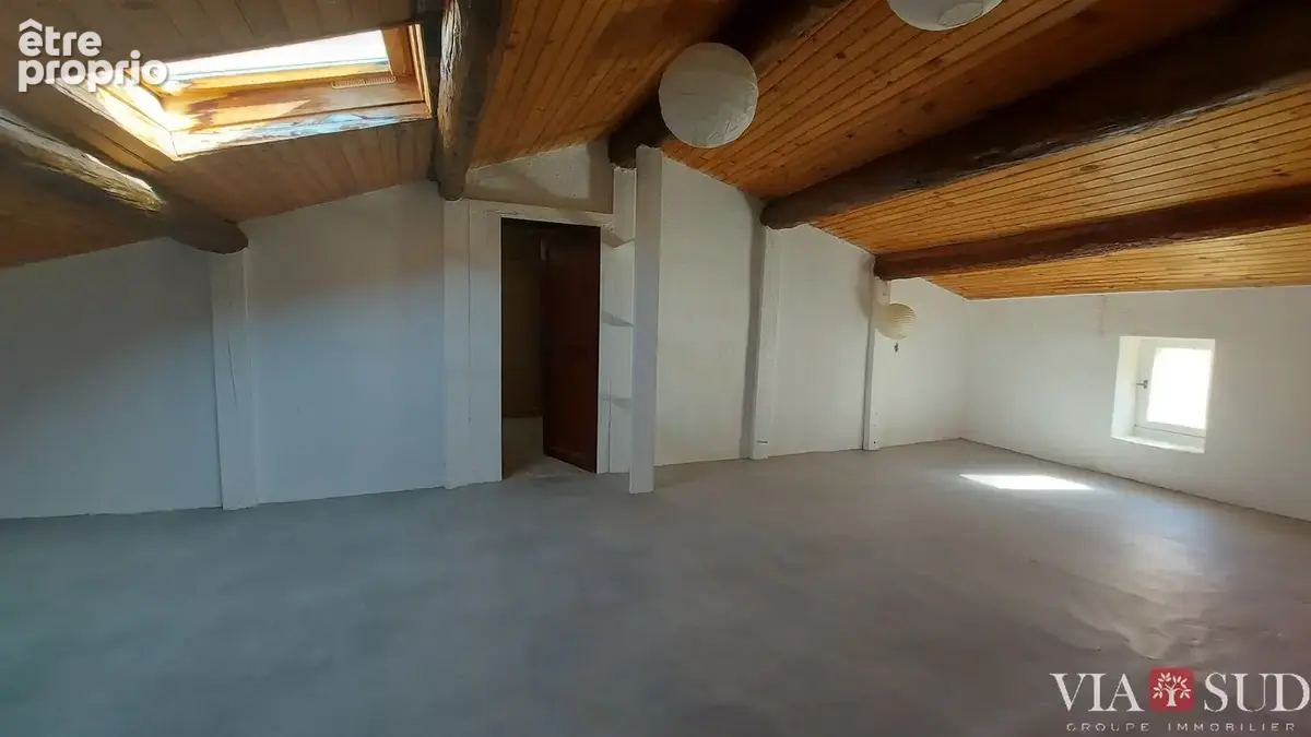 À vendre  Maison de village de caractère de 165 m² avec jardinet et garage - photo 13
