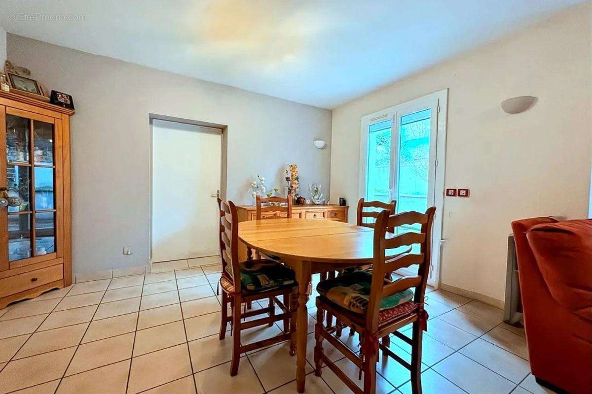 Maison à VAULX-MILIEU