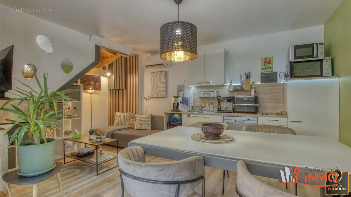 Maison à CHAZELLES-SUR-LYON