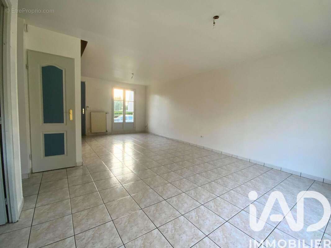 Photo 3 - Maison à LINAS