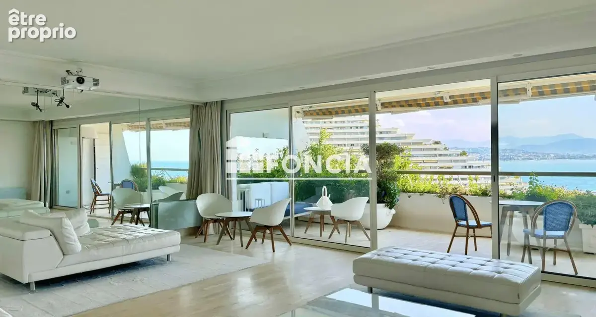 Appartement Marina Baie des Anges de 95.55m2 - Vue Port et mer - photo 3
