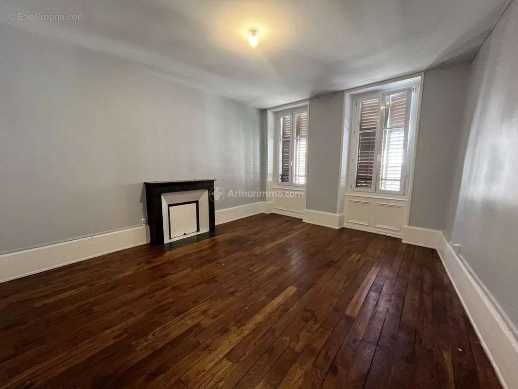 Appartement à NEUFCHATEAU