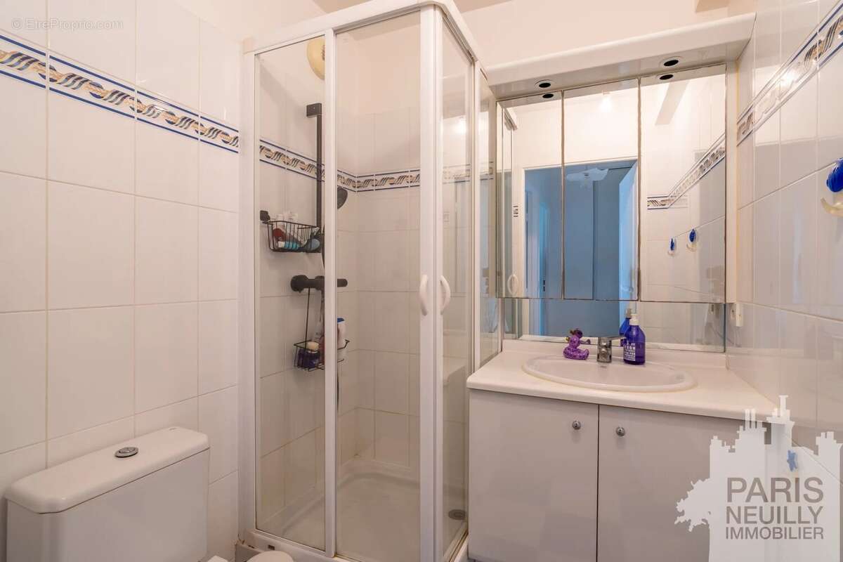 Appartement à COURBEVOIE