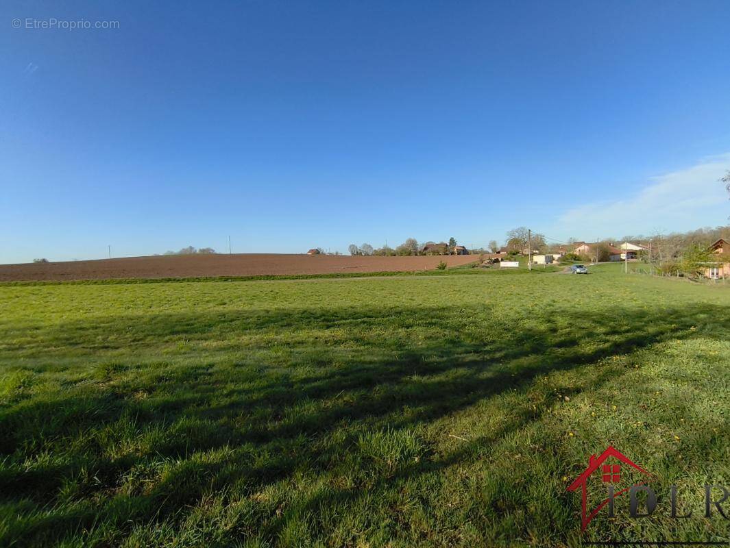 Terrain à LA LANTERNE-ET-LES-ARMONTS