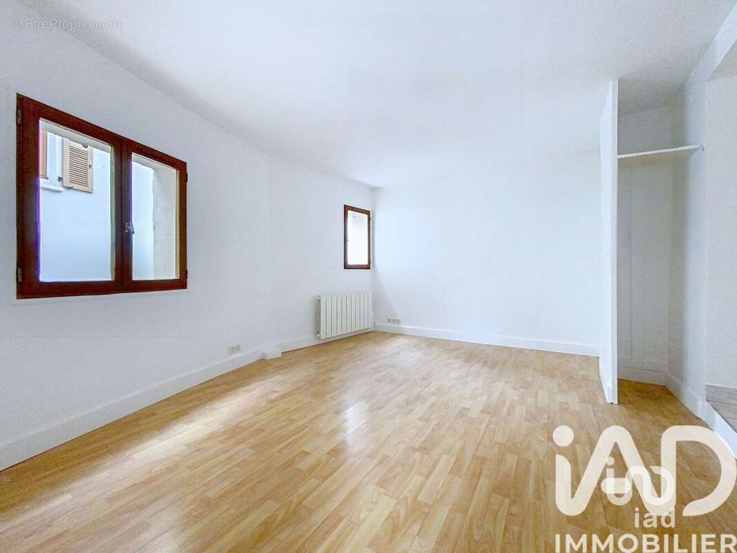Photo 2 - Appartement à SAINT-CYR-L'ECOLE