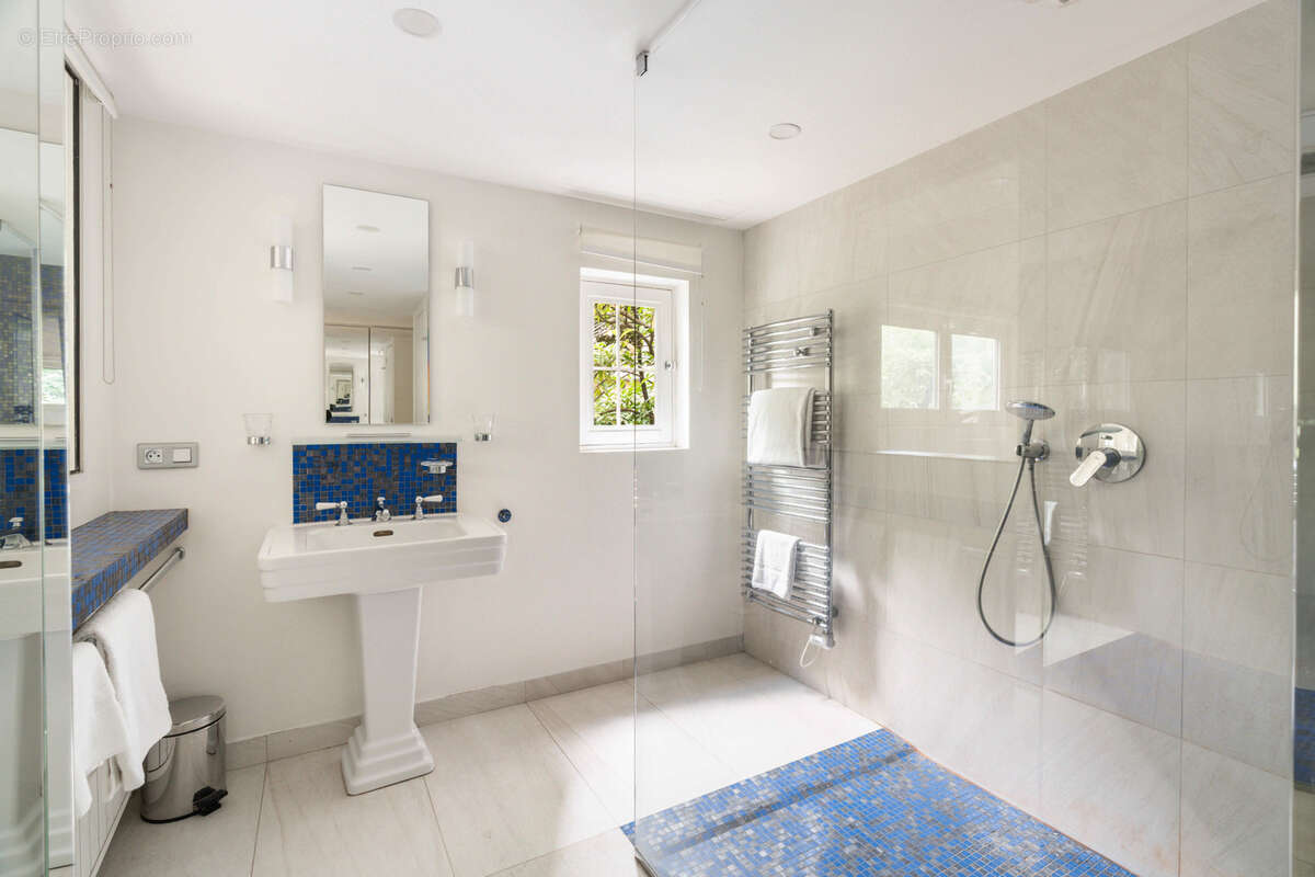 Maison à PARIS-17E