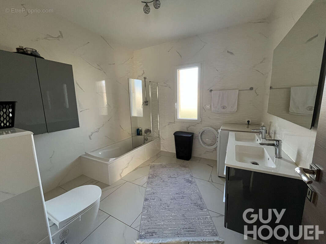 Maison à LA CHAPELLE-DU-NOYER