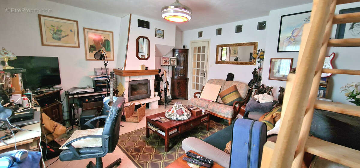 Maison à LA CHAPELLE-GLAIN