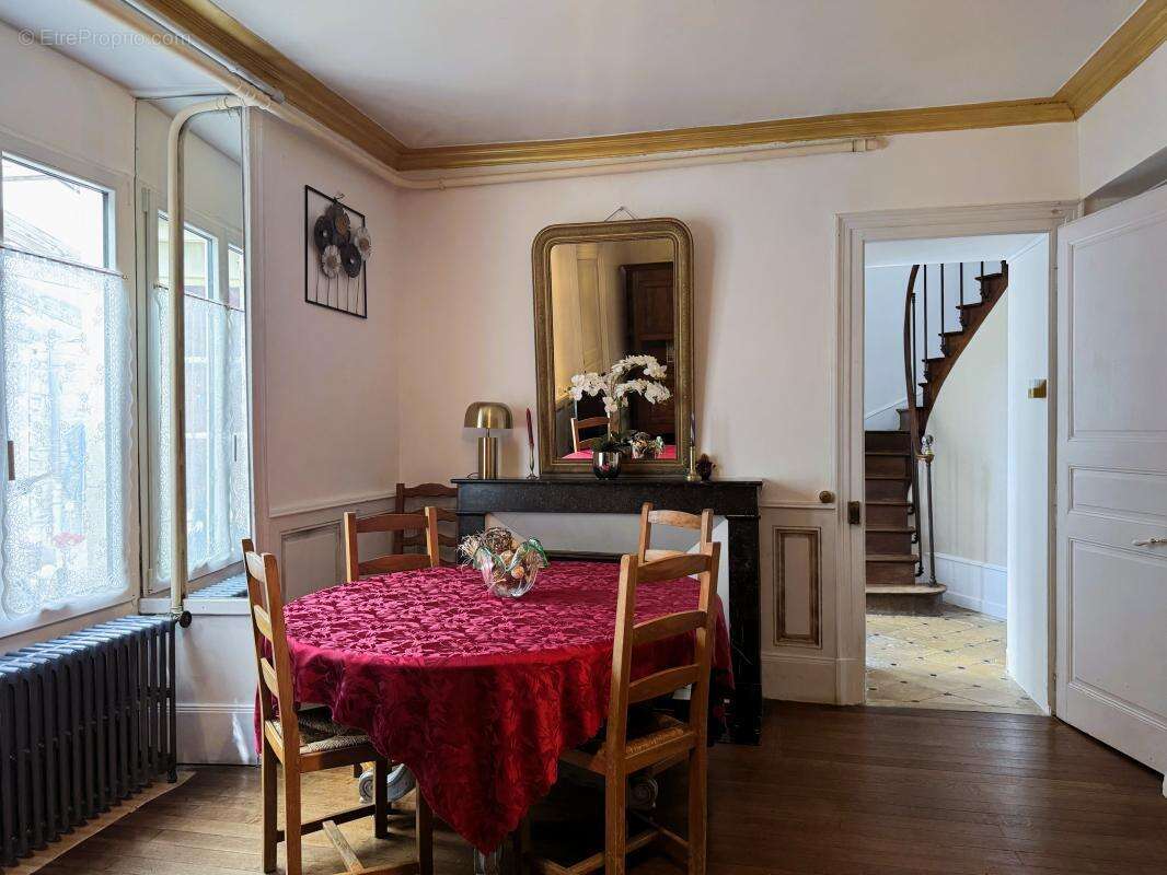 Maison 280 m² à Vermenton  - photo 4