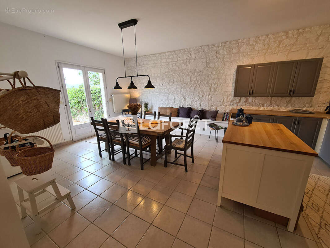 Maison à MARCILLY-SUR-VIENNE