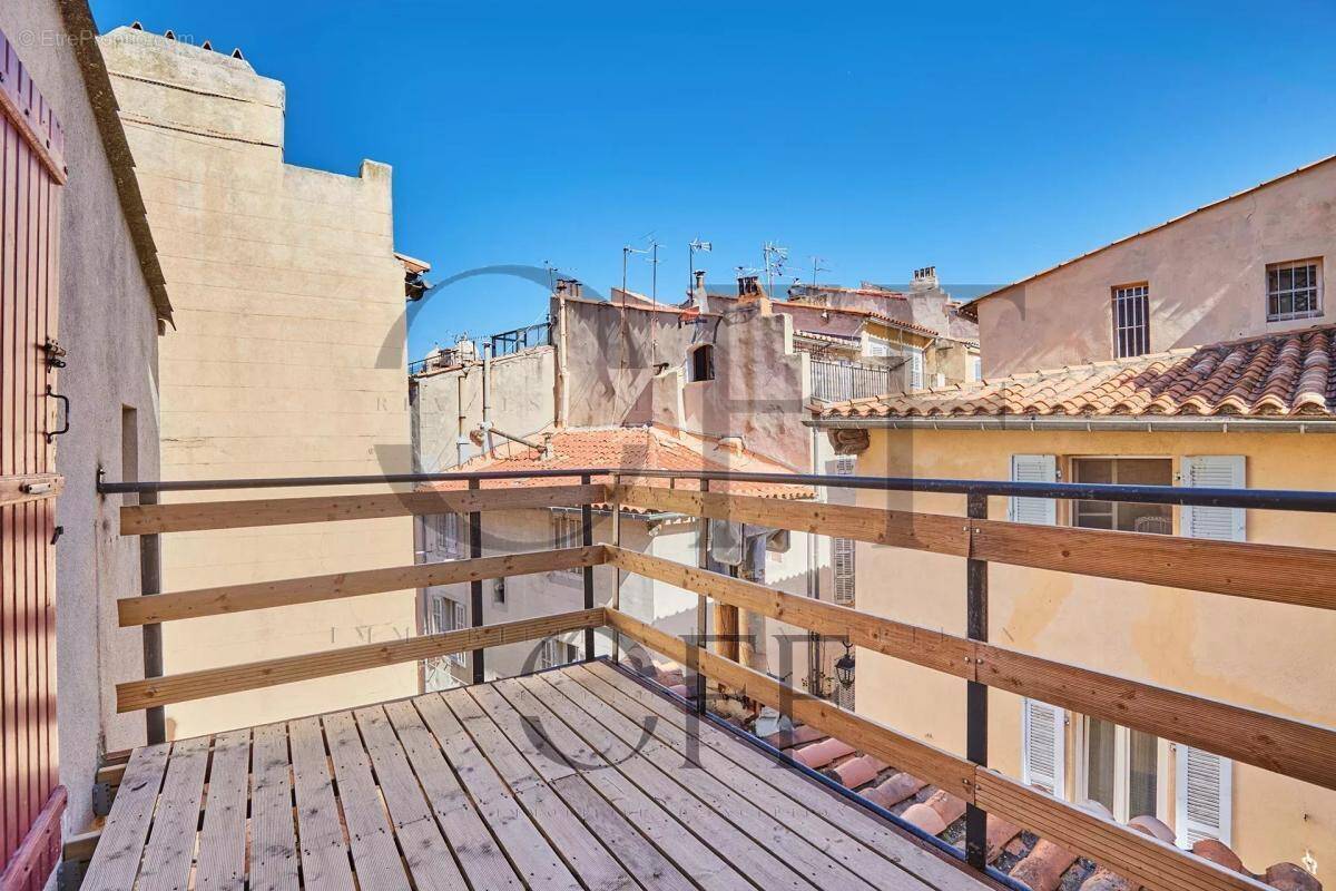 Appartement à MARSEILLE-2E