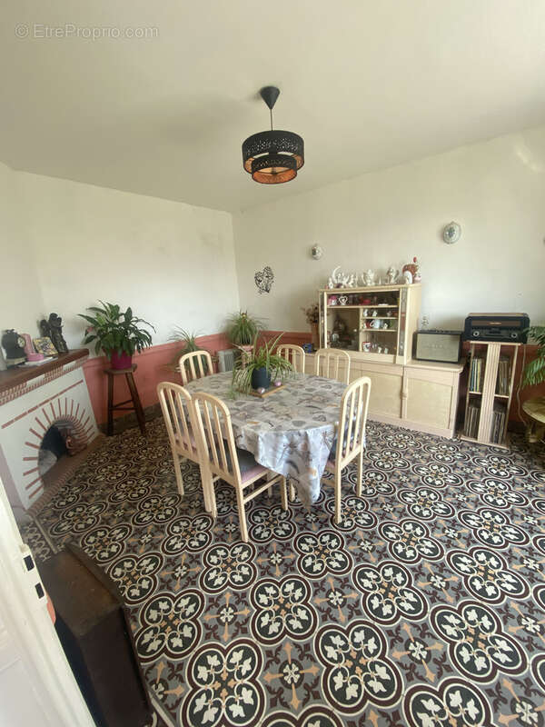 Maison de caractère avec dépendances   168 m2   Viager occupé - photo 4