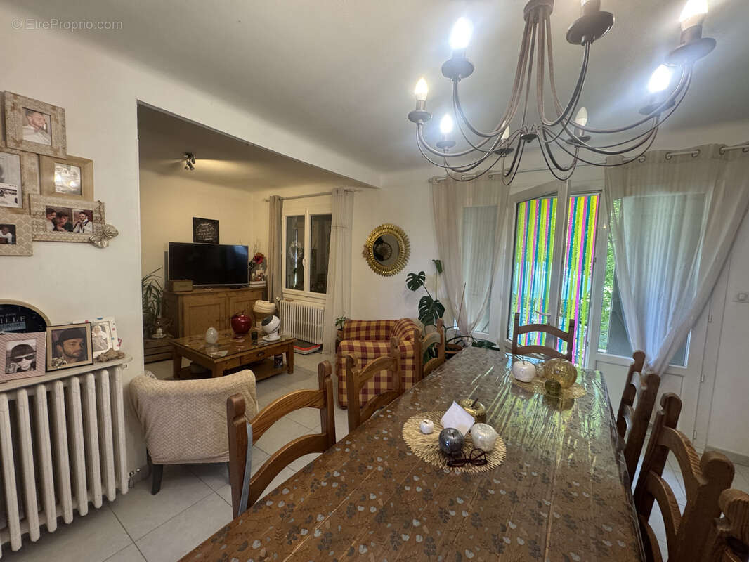 Maison avec fort potentiel sur 2 133 m2 de terrain constructible et divisible - photo 11