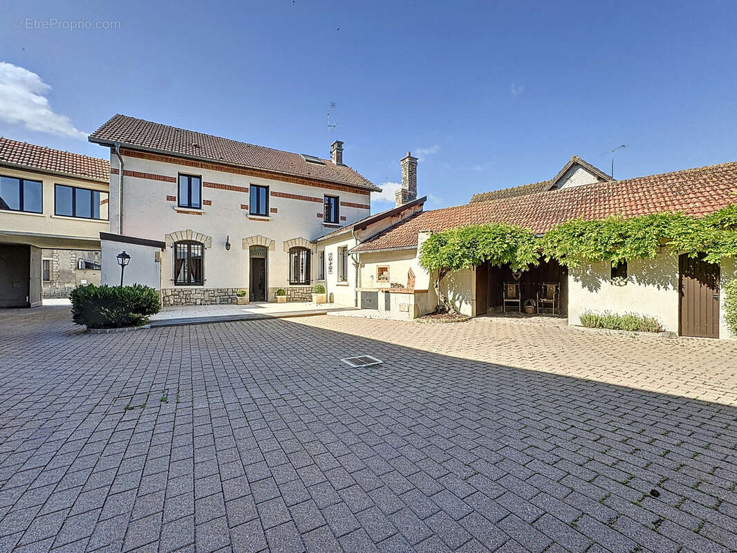 Maison à BOURGOGNE