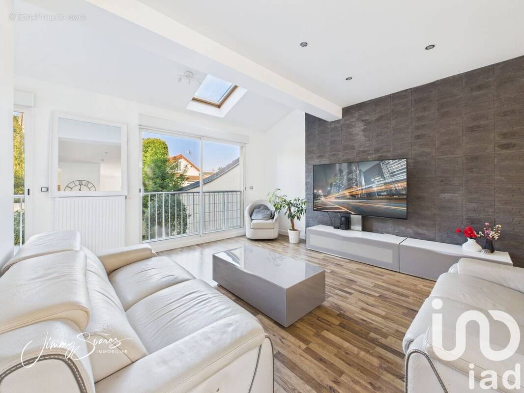 Photo 1 - Maison à LIVRY-GARGAN