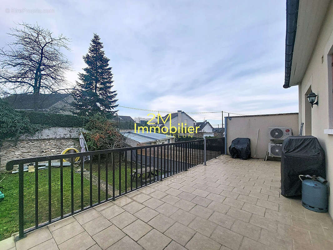 Maison à VAUX-LE-PENIL