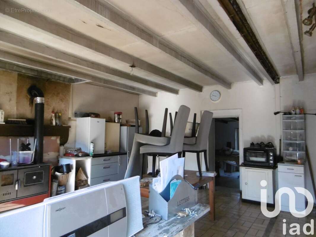 Maison 88 m² à Moussac  - photo 3