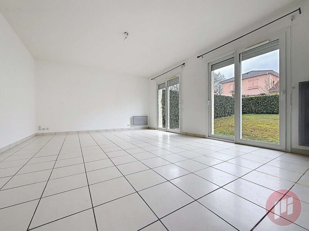 Appartement à OBJAT