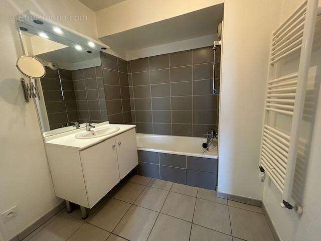   - Appartement à LYON-7E
