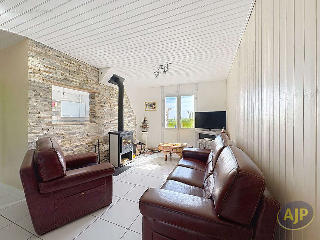 SAINT-DENIS-DU-PAYRE - Charmante maison de plain-pied 123 m² - photo 5