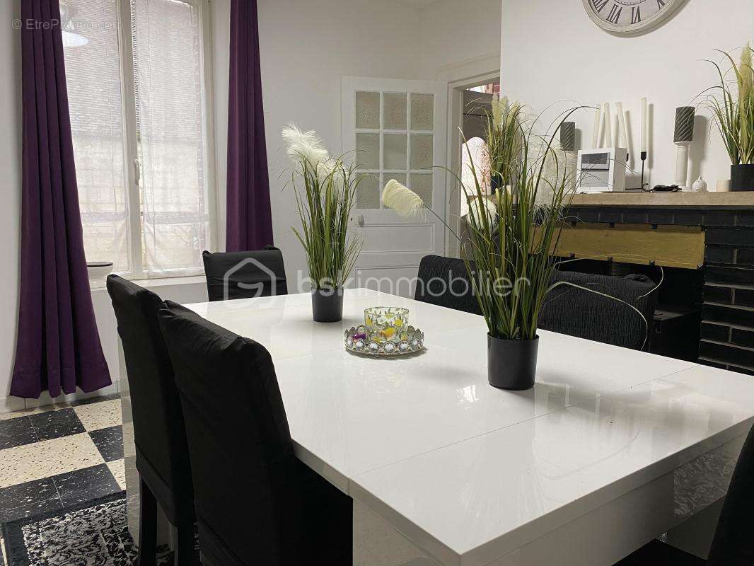 Maison à SAINT-SAUVEUR-LES-BRAY