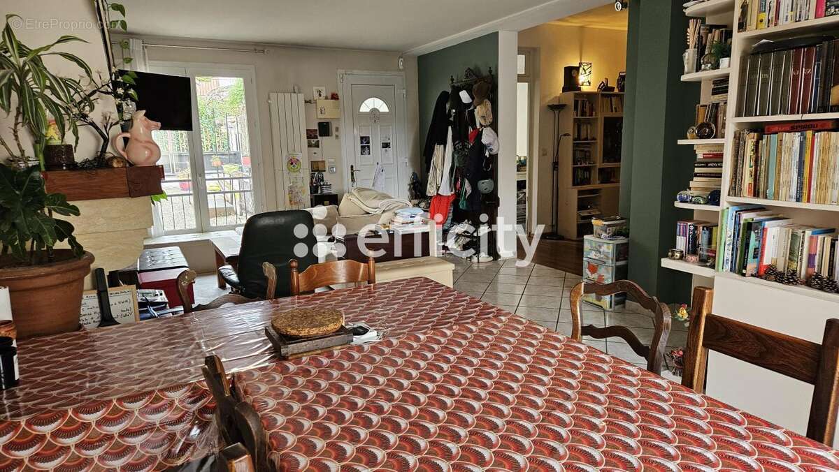 Maison à FONTENAY-SOUS-BOIS