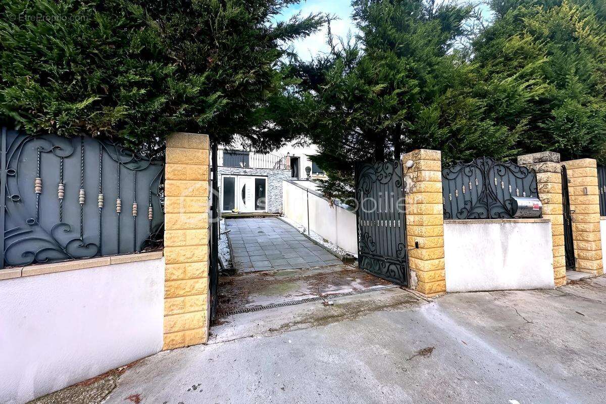 Maison à FOSSES