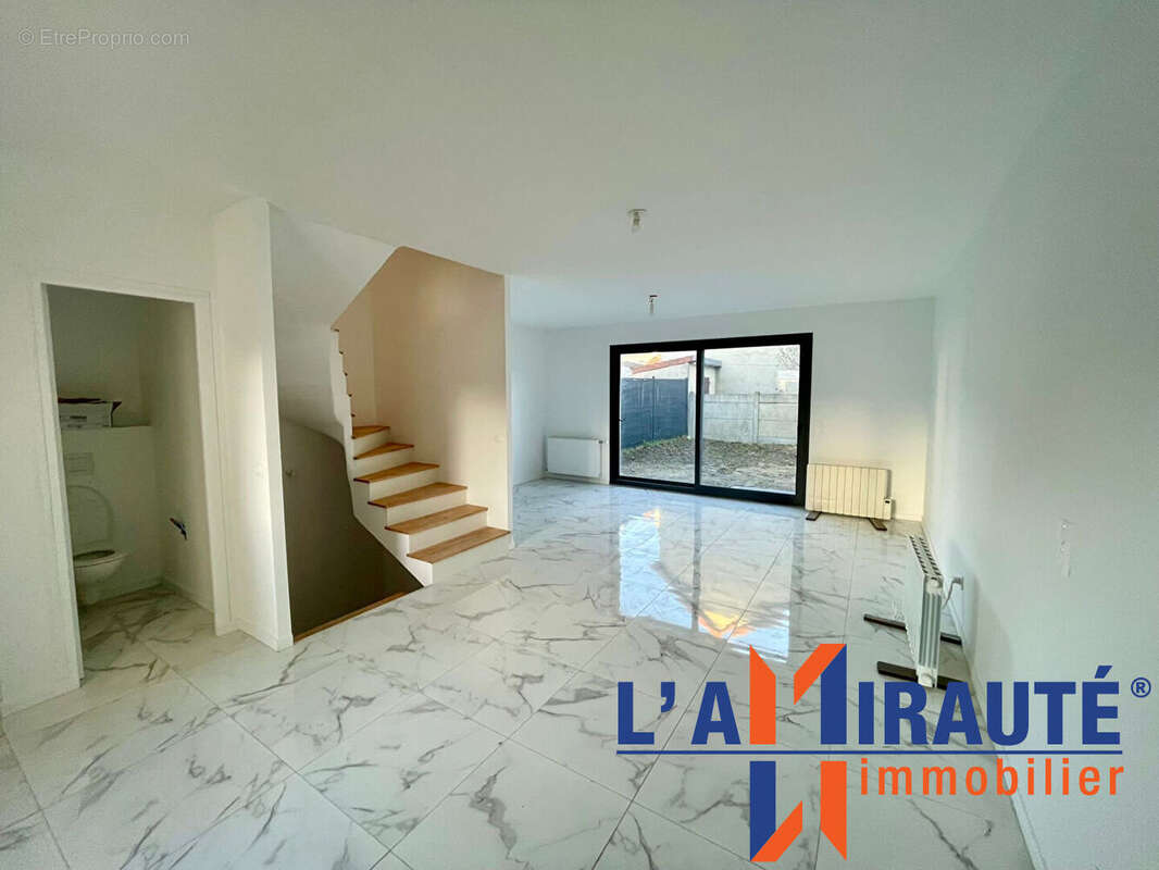 Maison à SARTROUVILLE