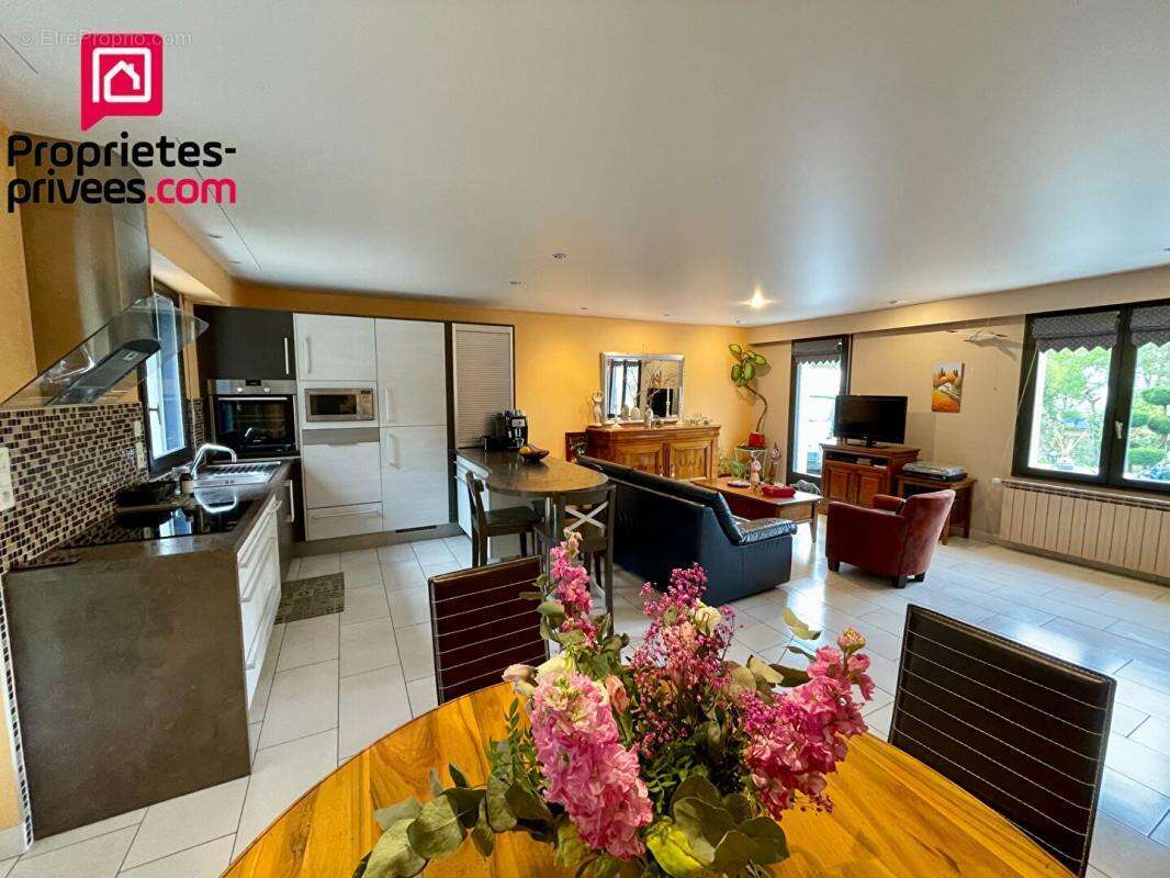 Maison à LA CHAPELLE-CARO