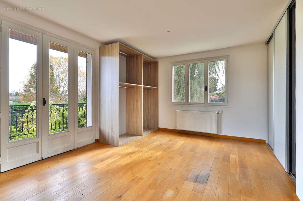 Maison à SAINT-CYR-AU-MONT-D'OR