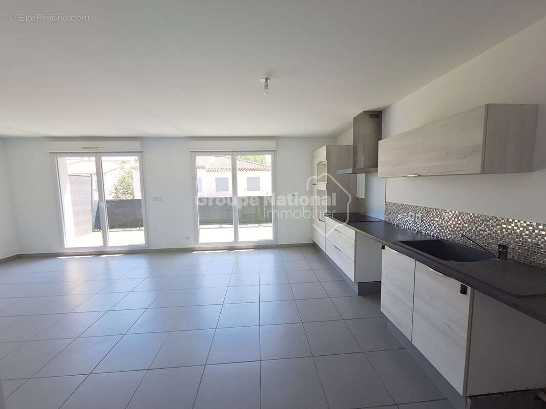 Appartement 3 pièces à vendre à Istres - Village d'Entressen - photo 2