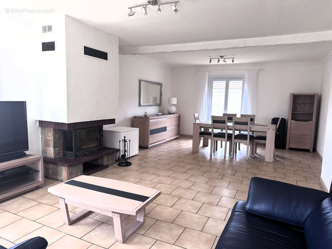 Maison à SAINT-HILAIRE-SOUS-ROMILLY
